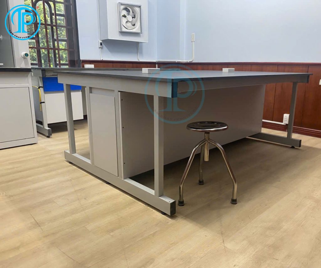 nội thất phòng thí nghiệm- Bàn thí nghiệm trung tâm 