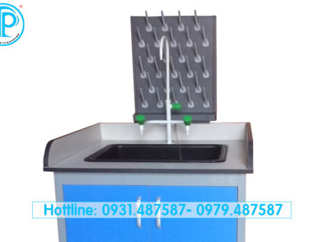 Vì sao nên lắp đặt vòi rửa mắt khẩn cấp bên cạnh bàn thí nghiệm?