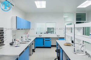 Tiêu Chuẩn Thiết Kế Bàn Thí Nghiệm Hiện Đại Theo ISO/EN