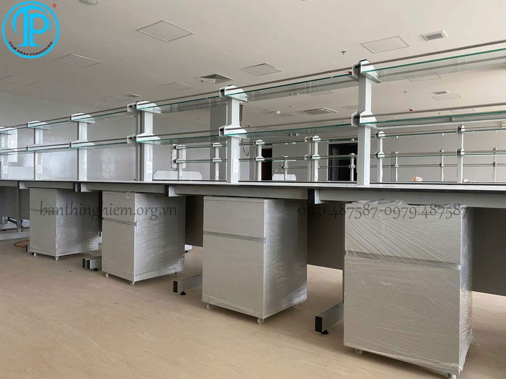 bàn thí nghiệm vật lý