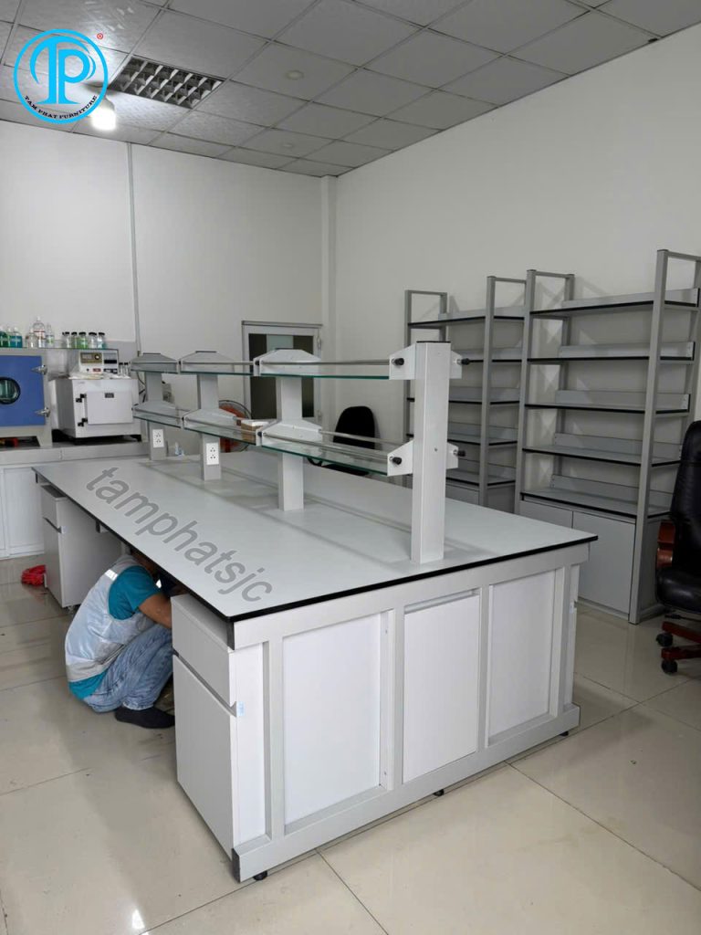 Bàn thí nghiệm phòng sạch đạt chuẩn ISO 9000:2015