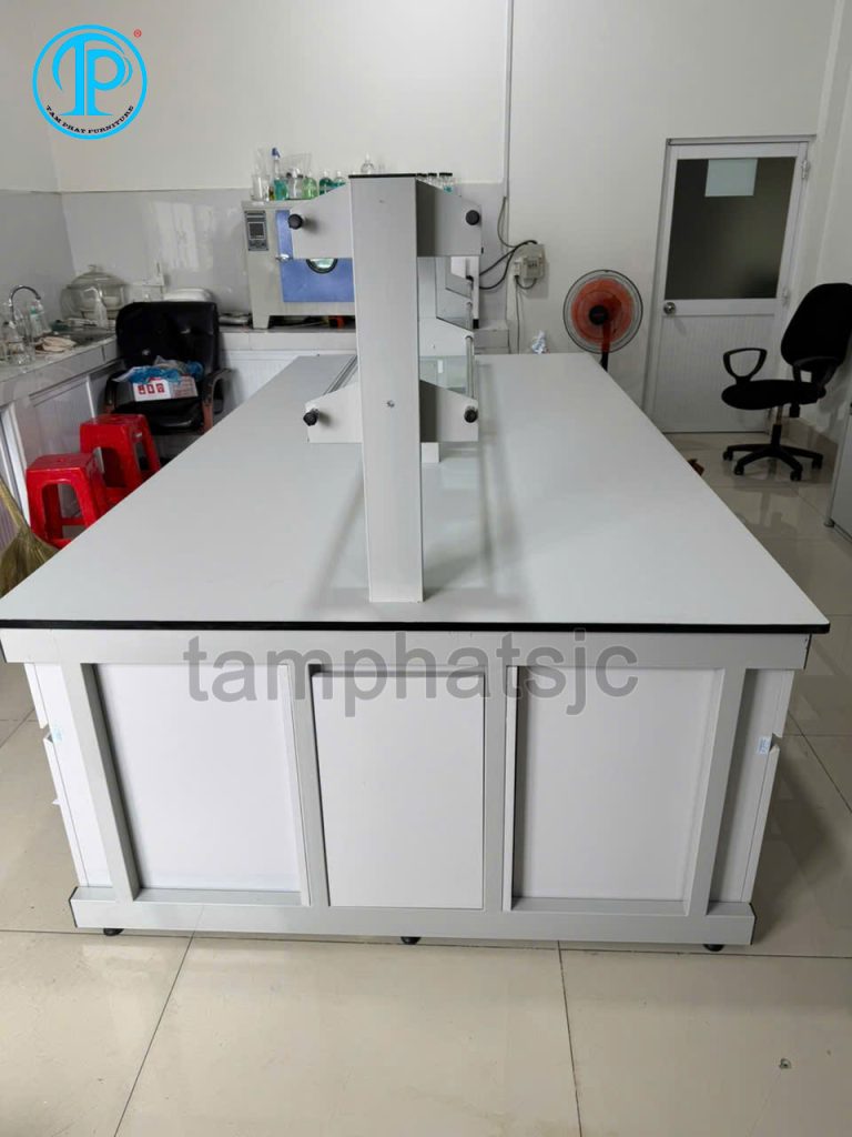 bàn thí nghiệm vật lý