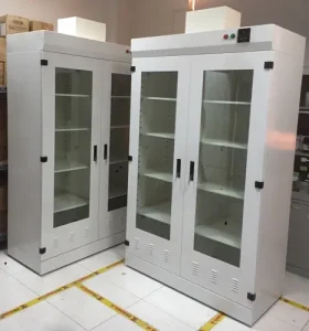 tủ đựng hóa chất phòng thí nghiệm