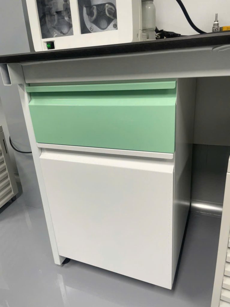 Hộc tủ di động phòng thí nghiệm Tâm Phát